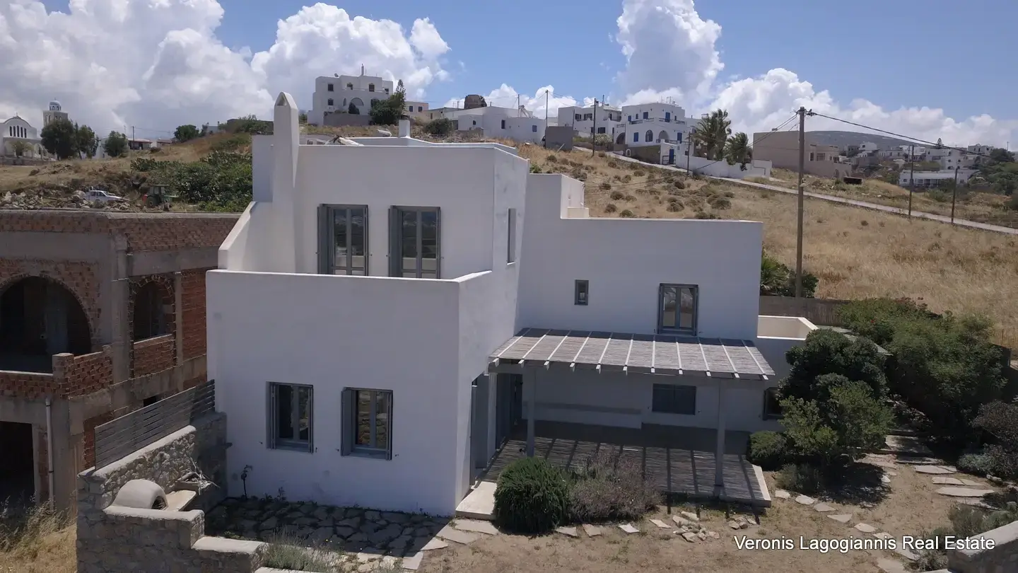 DCIM100MEDIADJI_0373.JPG Γλινάδο Νάξος / μονοκατοικία 215 m2 /640577