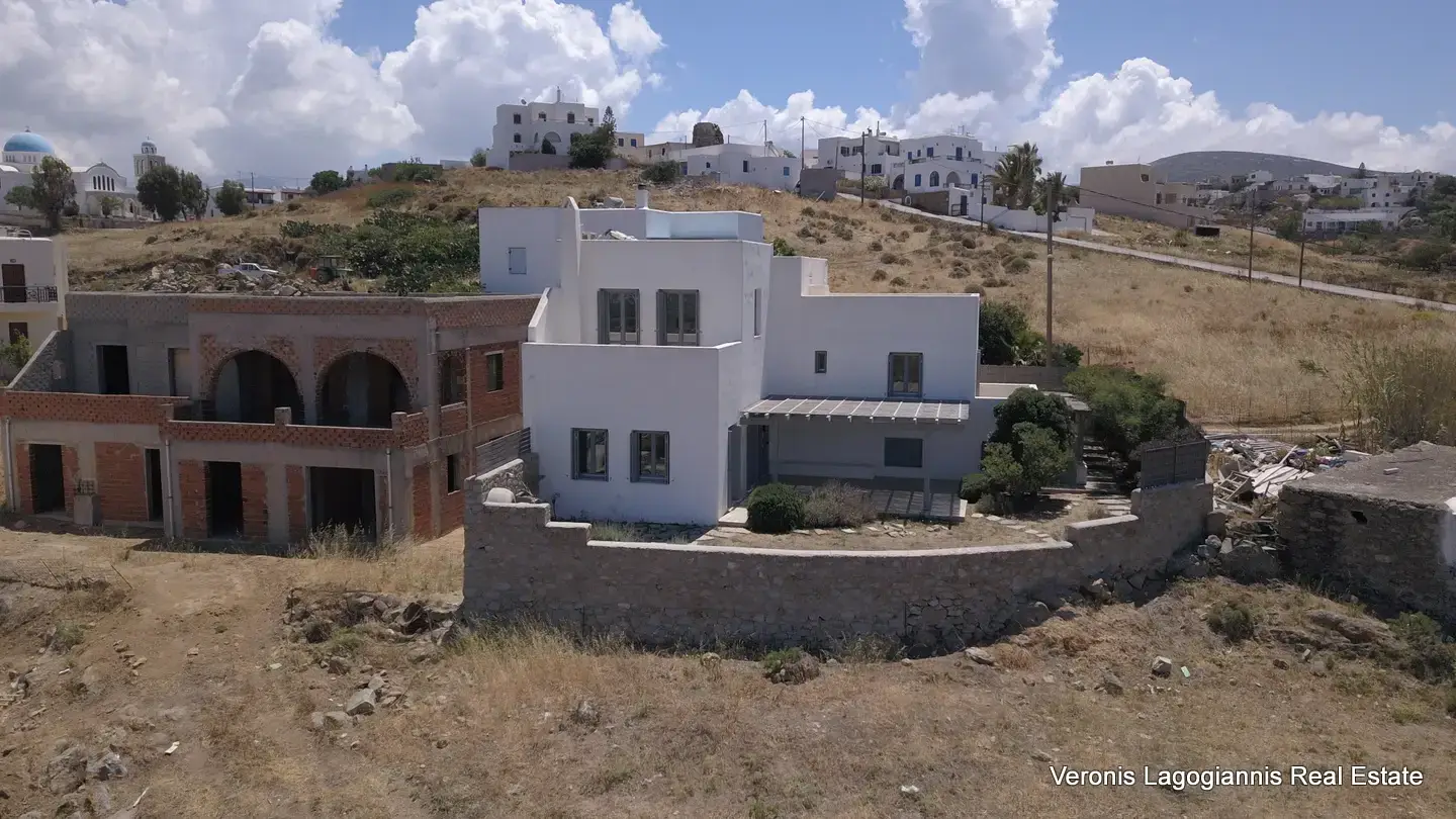 DCIM100MEDIADJI_0374.JPG Γλινάδο Νάξος / μονοκατοικία 215 m2 /640577