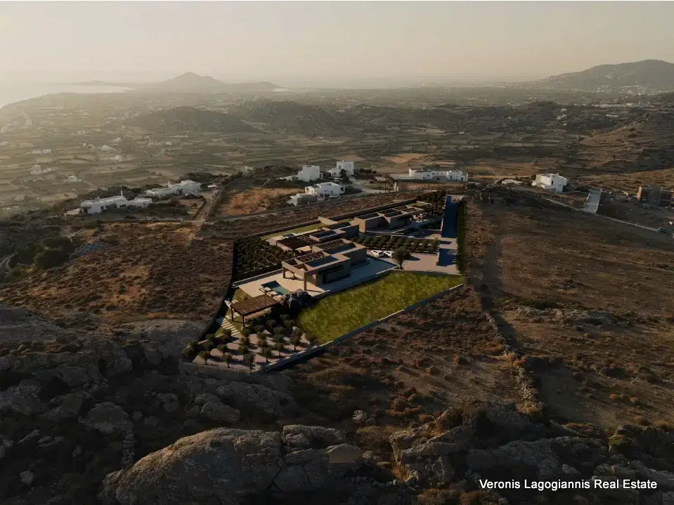 6 Plaka Naxos / 3 villas of 170 m2 each / 640610