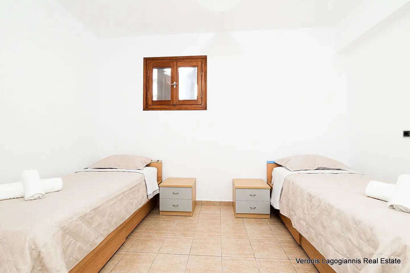 kapri037 Agia Anna Naxos / house of 189m2 / 640645