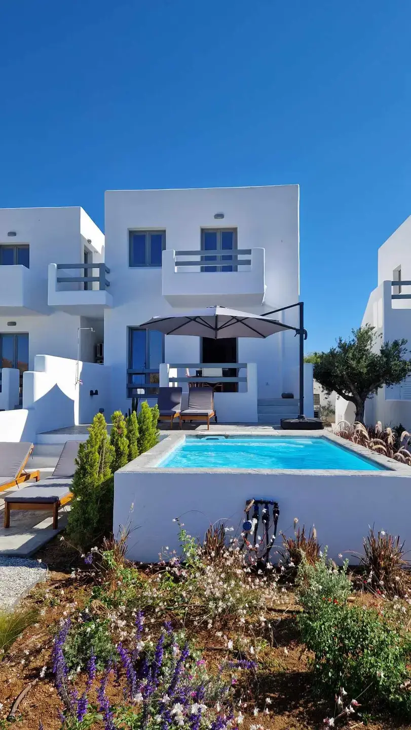 Back garden Kastraki Naxos / House of 86m2 / 640665
