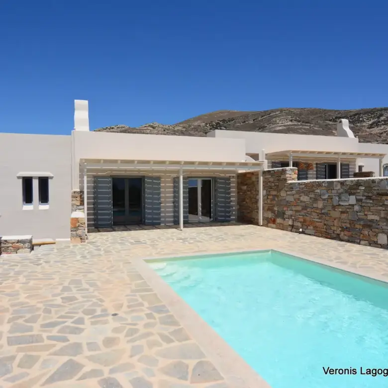 Kastraki Naxos / houses of 155 m2
