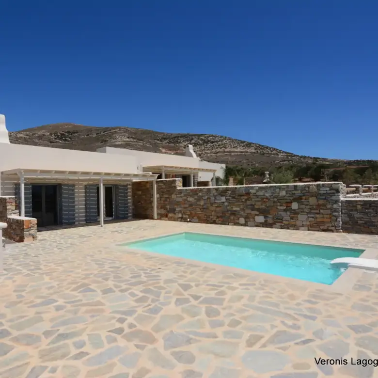 Kastraki Naxos / houses of 155 m2