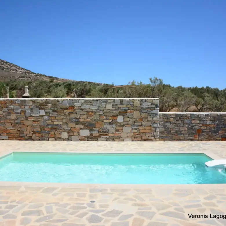 Kastraki Naxos / houses of 155 m2