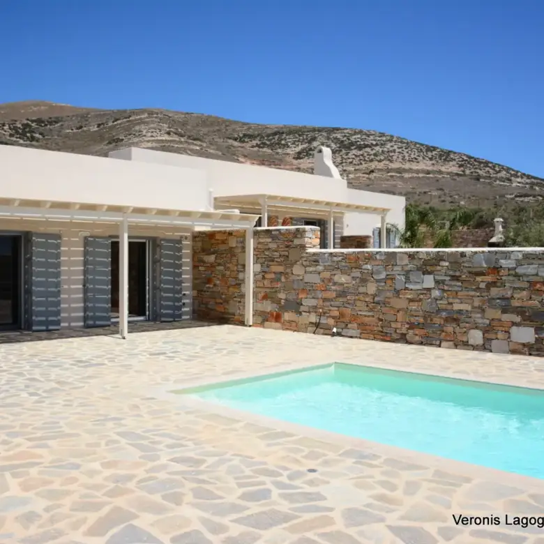 Kastraki Naxos / houses of 155 m2