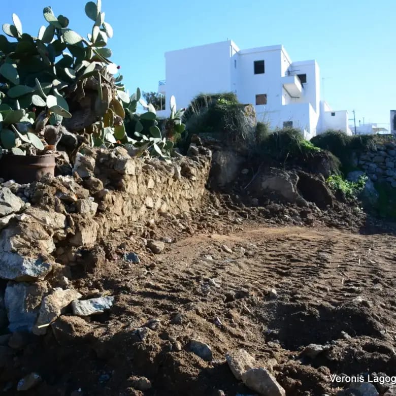 Vivlos Naxos / Plot of 360 m2