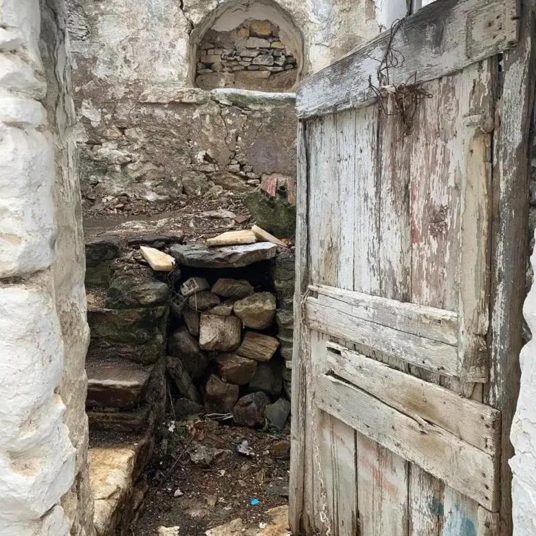 Δαμαριώνας Νάξου /ερειπωμένη πέτρινη κατοικία 83 m2 / 640592