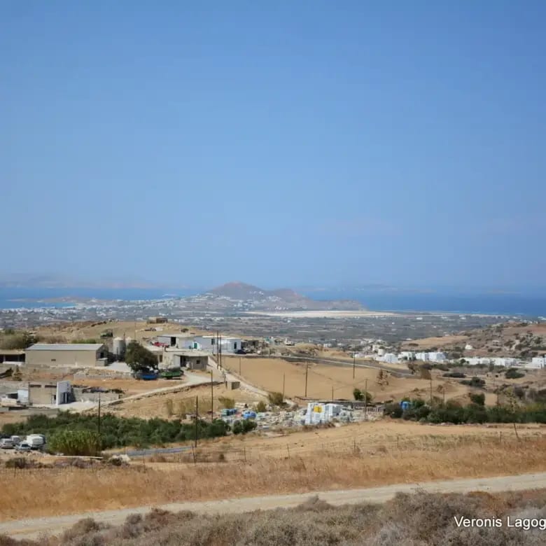 Βίβλος Νάξου / 2 όμορα γεωτεμάχια συνολικής έκτασης 15.475,21 m2 / 640595