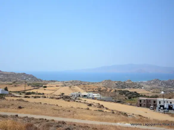 Vivlos Naxos /  parcel of  6.818.50 m2 / 640606