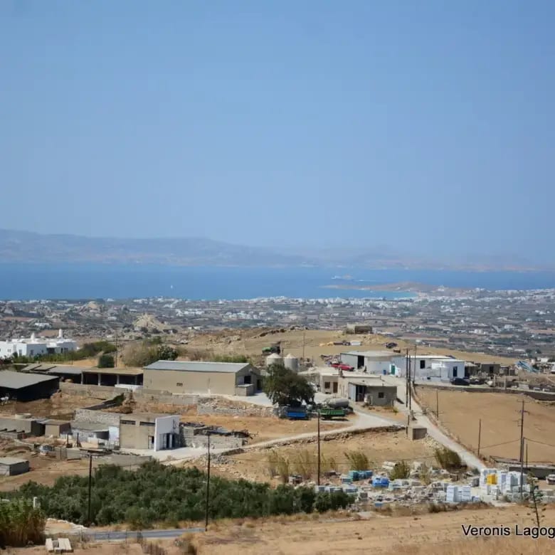 Βίβλος Νάξου / 2 όμορα γεωτεμάχια συνολικής έκτασης 15.475,21 m2 / 640595