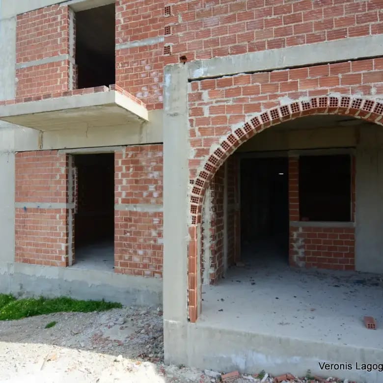 Glinado Naxos / Unfinished Ground-Floor Apartment / 640619