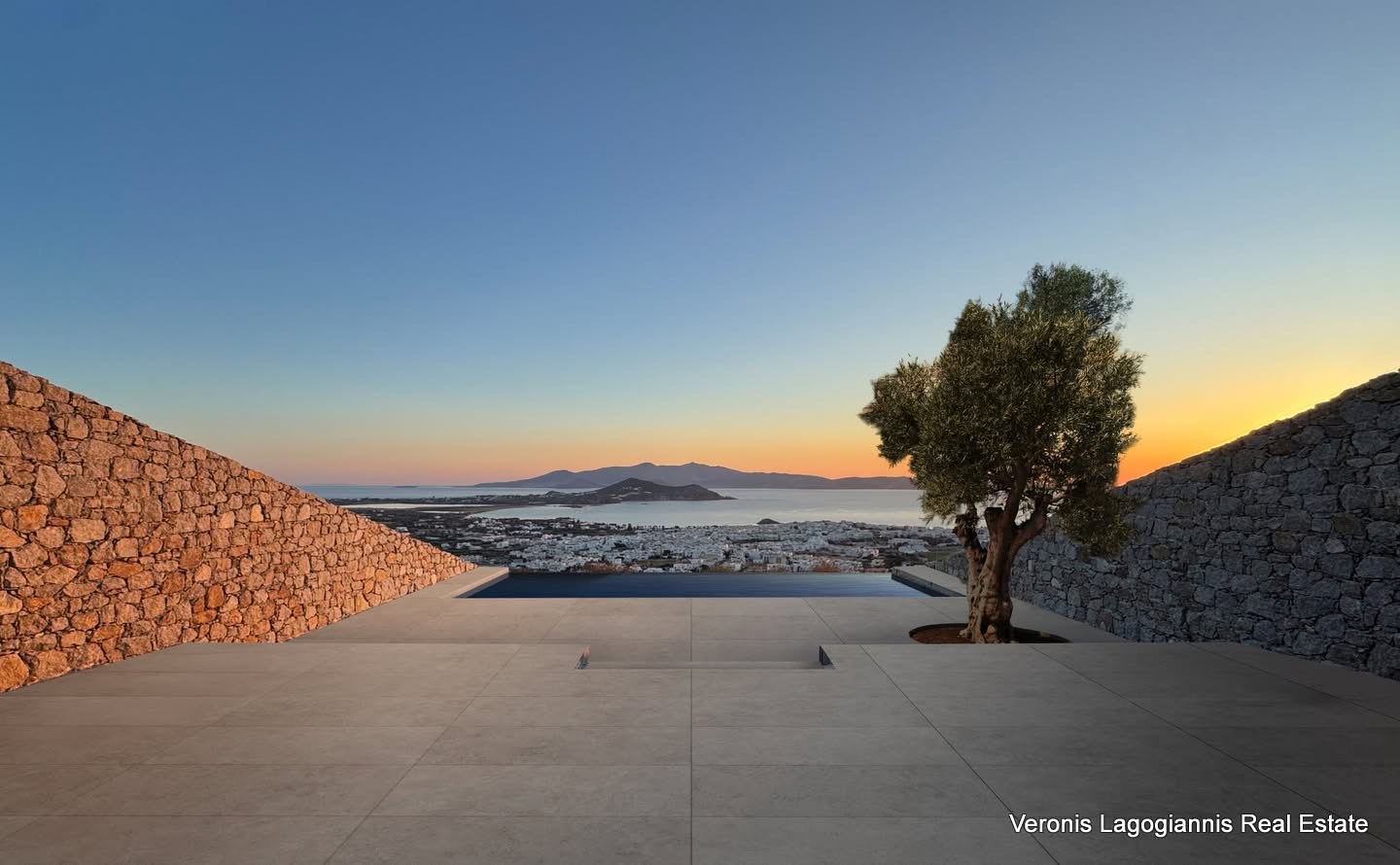 250630_sea-view_PatrickB_v01 Χώρα Νάξου – Τρεις ημιτελής υποσκαφές κατοικίες 160 m2 εκάστη / 640644