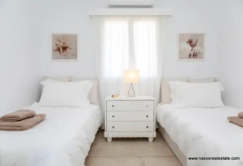Pyrgaki Naxos / Houses of 151-217 m2 / 640384