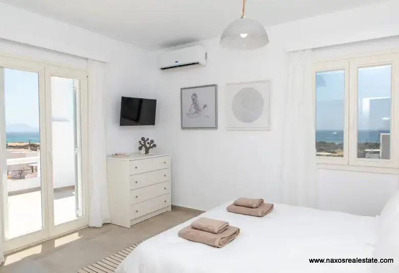 Pyrgaki Naxos / Houses of 151-217 m2 / 640384