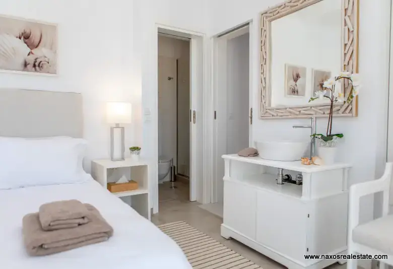 Pyrgaki Naxos / Houses of 151-217 m2 / 640384