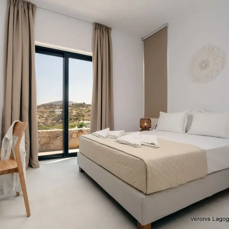 Plaka Naxos / Houses of 185.78m2 / 640676