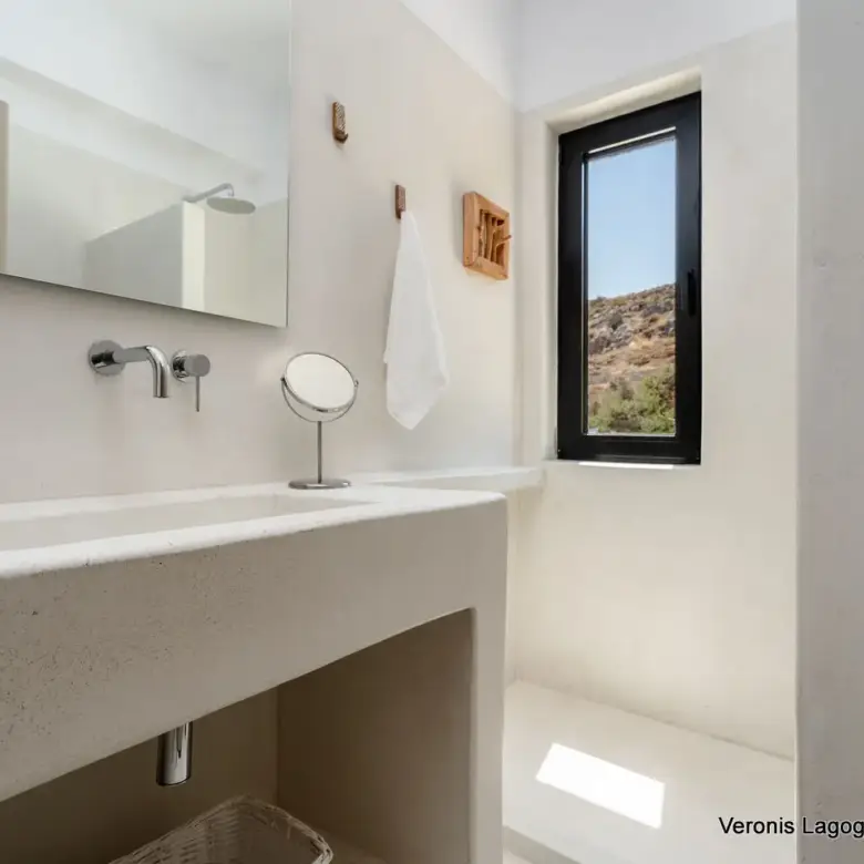 Plaka Naxos / Houses of 185.78m2 / 640676