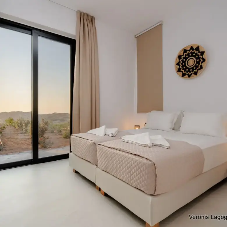 Plaka Naxos / Houses of 185.78m2 / 640676