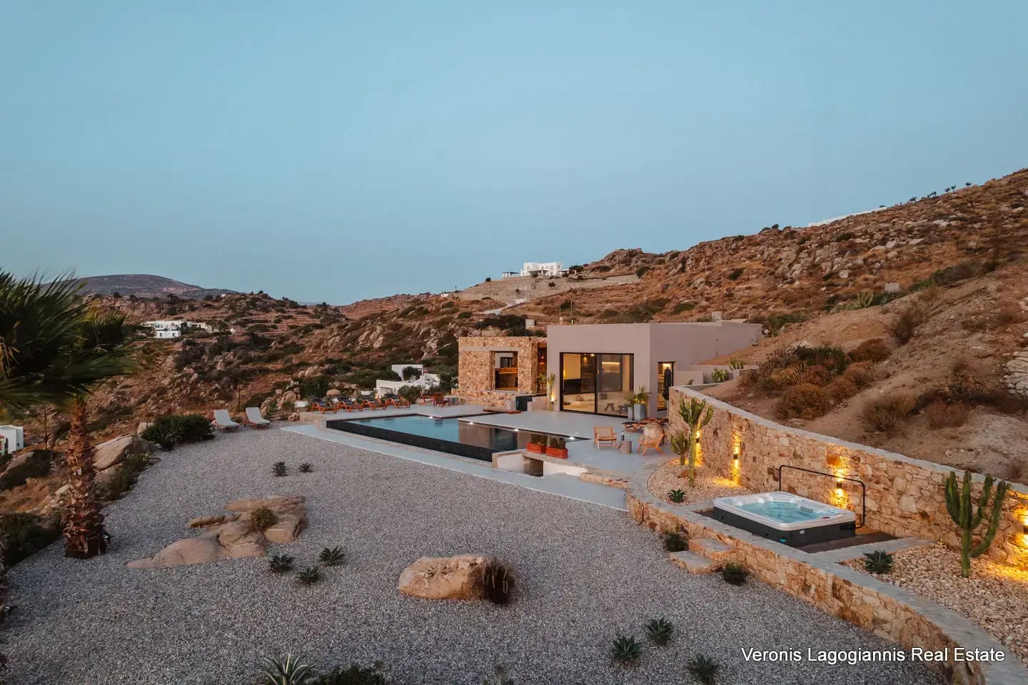 Plaka Naxos / Houses of 185.78m2 / 640676