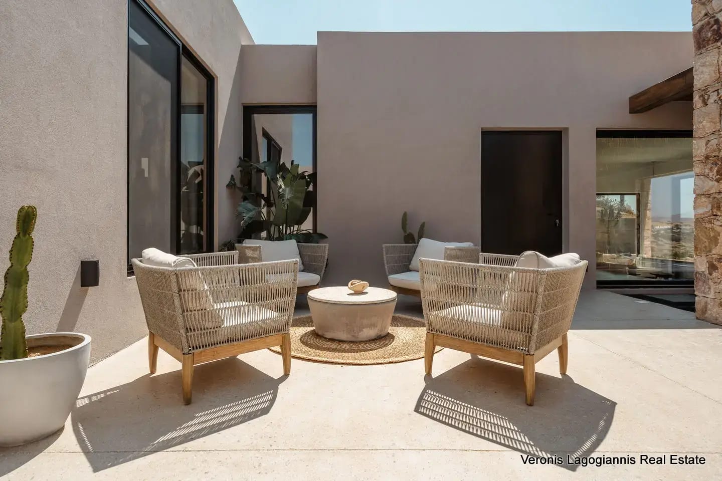 Plaka Naxos / Houses of 185.78m2 / 640676