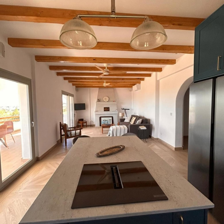 Glyfada Naxos / House of 217m2 / 640683