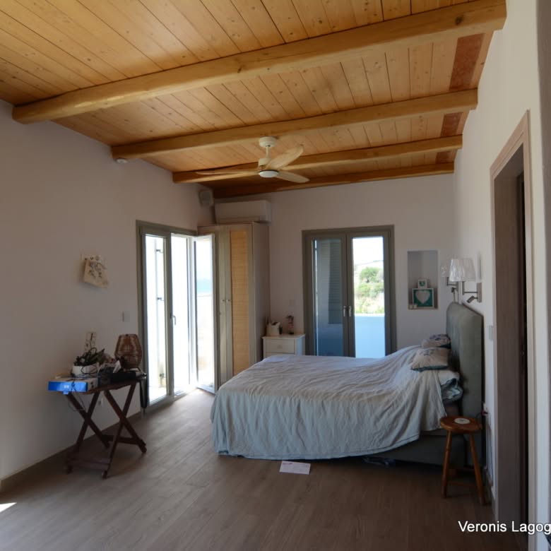 Glyfada Naxos / House of 217m2 / 640683